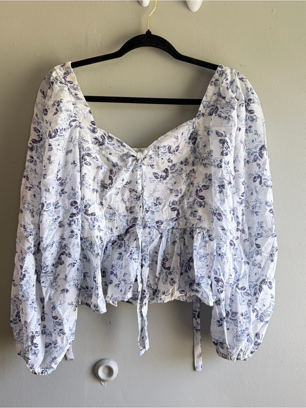 Moon River White Blue Floral Peasant Blouse Top - Small